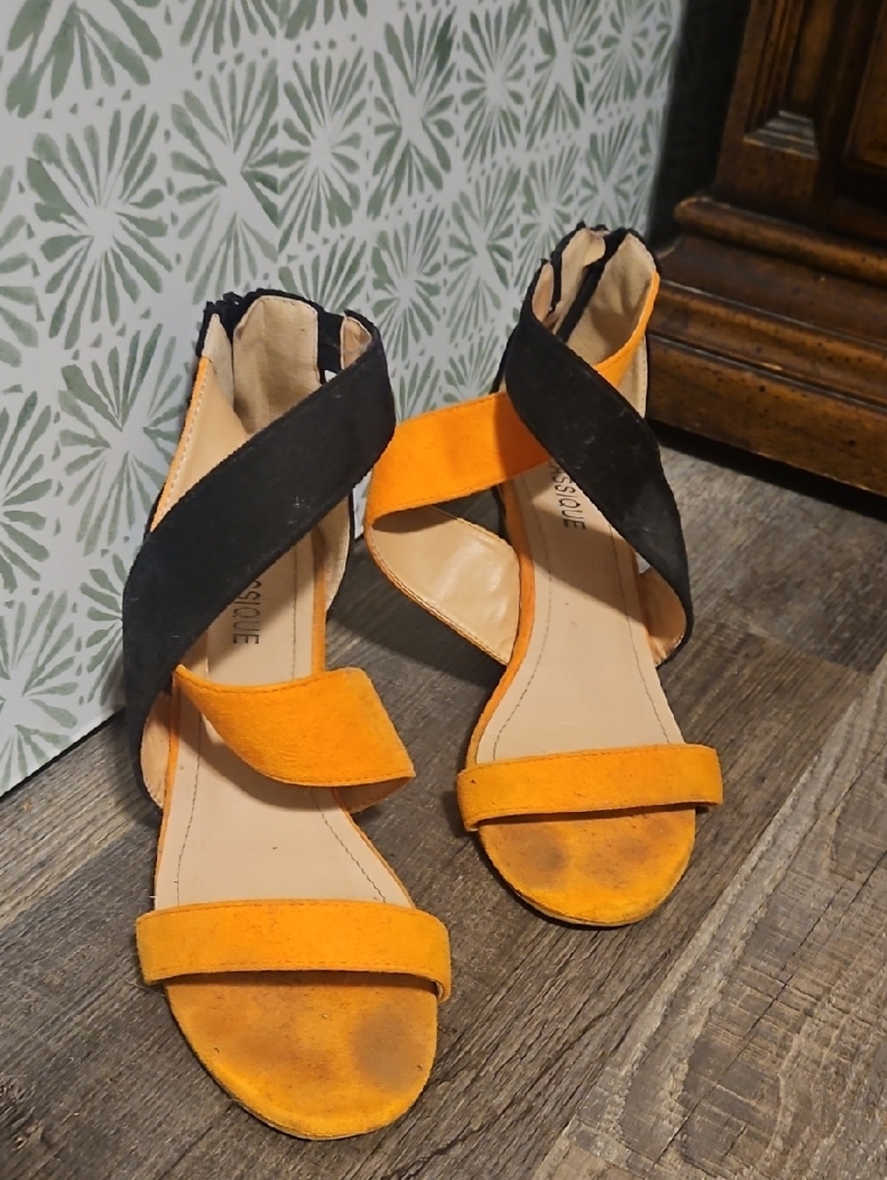 Women’s Two-Tone Orange and Black Crisscross Sandals
